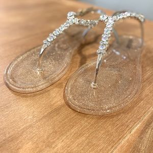 New never worn size 8 Olivia Miller sandals